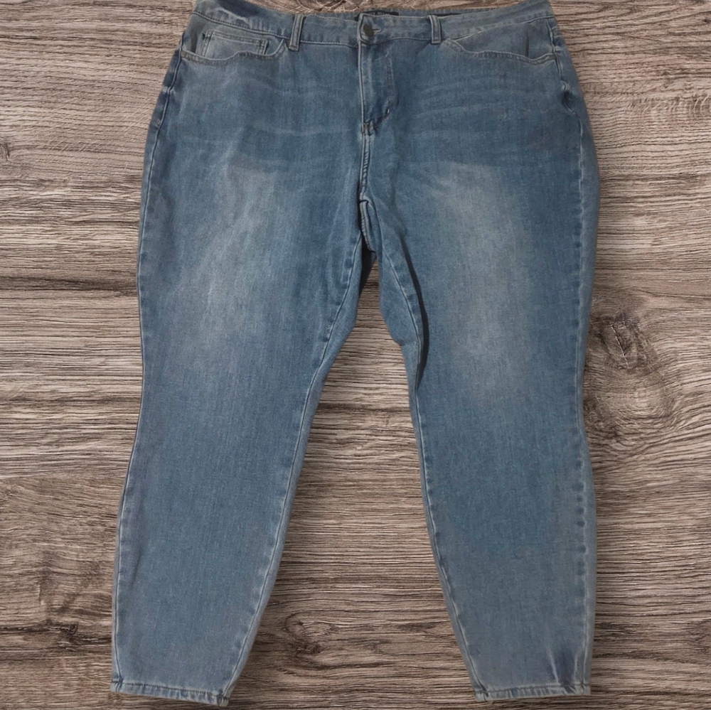 Judy Blue Women's Skinny Fit Medium Wash Denim Jeans-Size 24W
